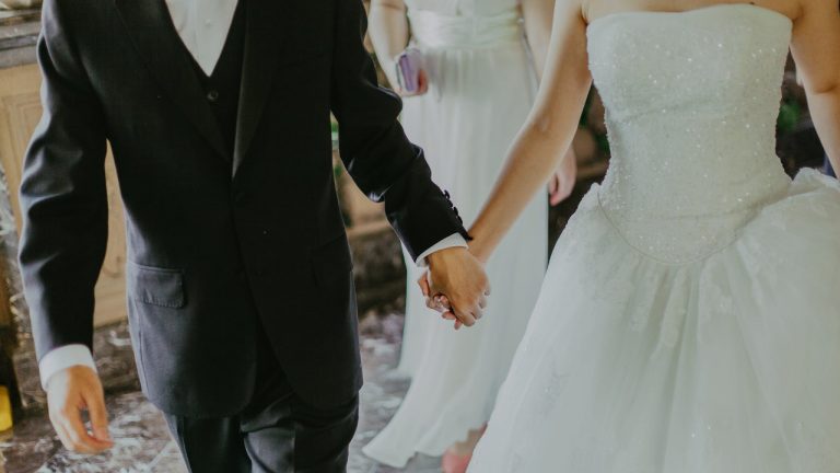 Top 10 Best Ways to Cut Wedding Costs