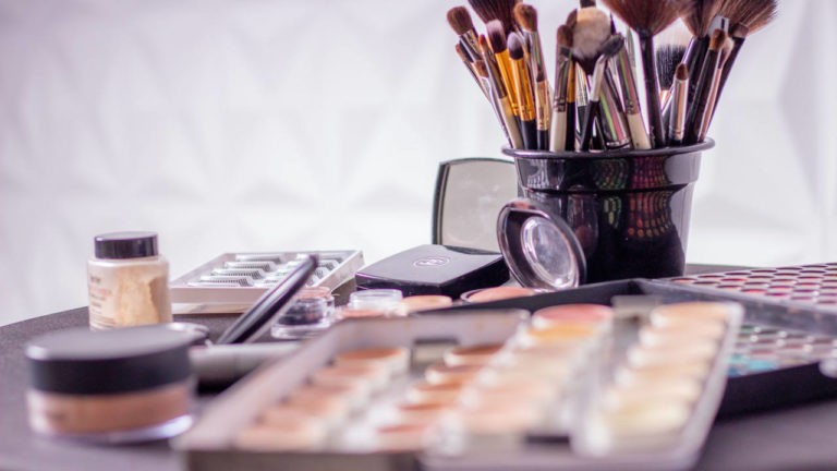 7 Ways to Save Money on Your Cosmetics